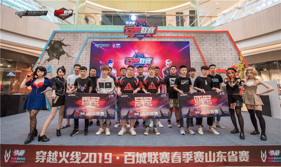 LNG Esports 多人游戏处于低迷状态，SeTab Victor 在团战中贡献了爆炸性的 AOE 伤害， ThunderTalk Gaming 取得了赛点