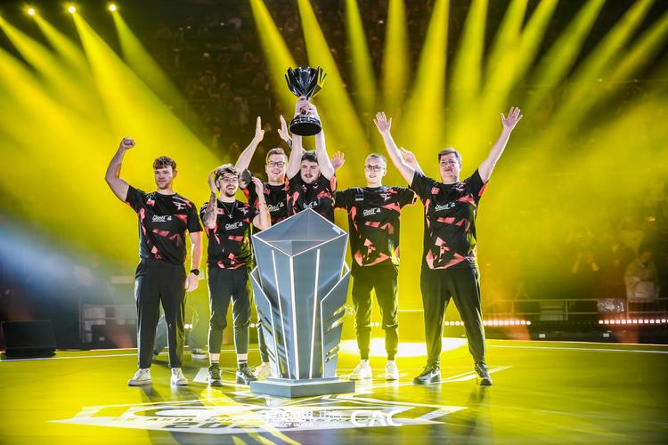 LOL新年福利活动“时空拼团”上线 1块钱就有机会喜提“龙虾”！